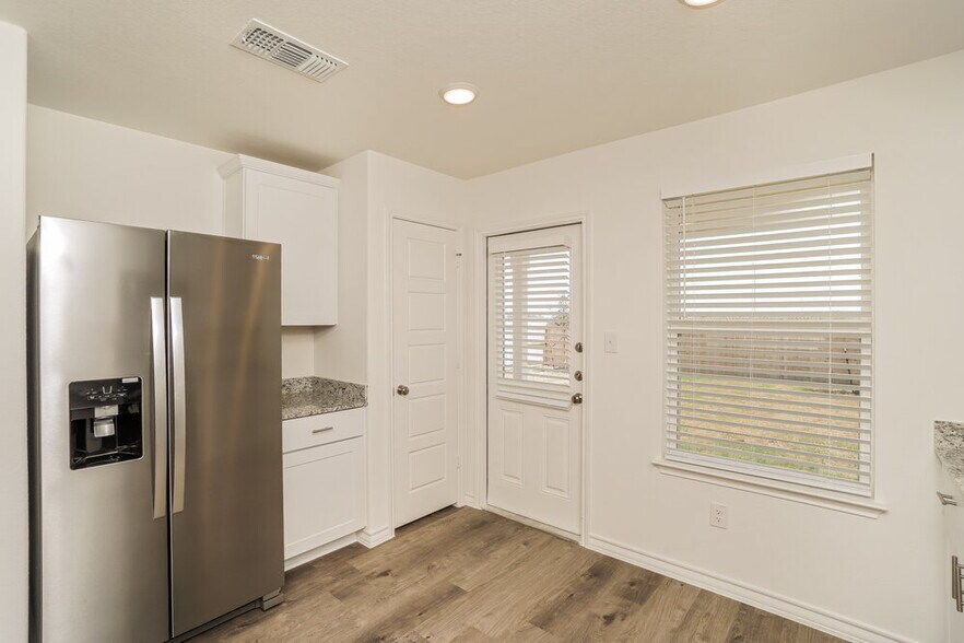 Building Photo - 1657 Viola Ln