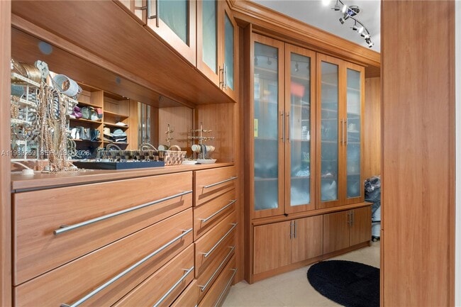 Building Photo - 18911 Collins Ave