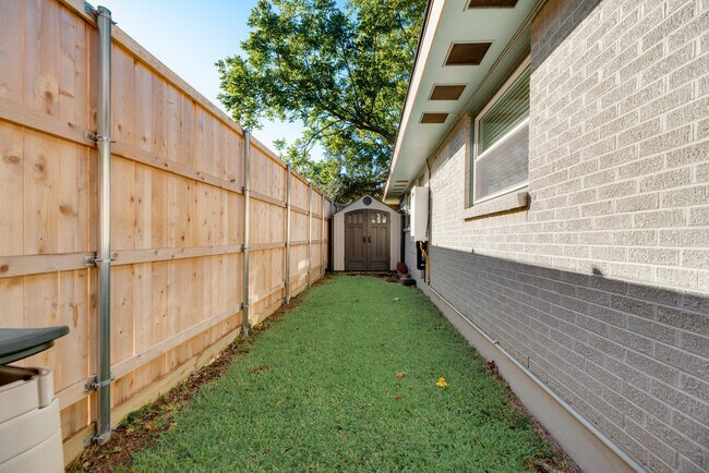 Building Photo - 3611 Merrell Rd