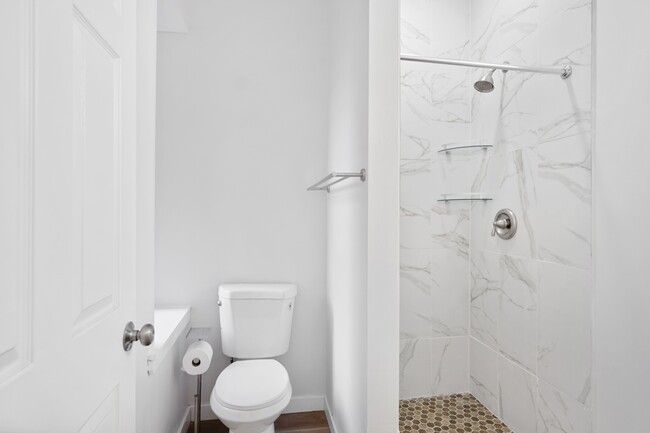 Apt 1 - Full Bathroom - 1728 N Sydenham St