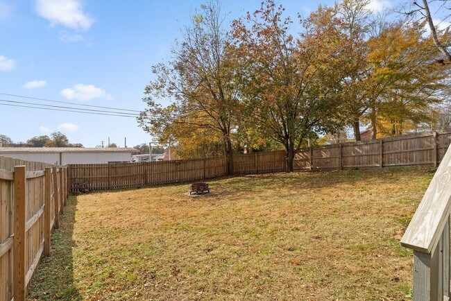 Building Photo - 207 Culberson Ave