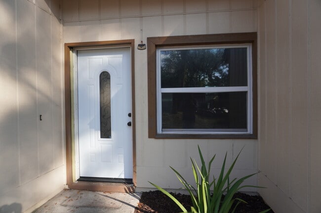 Building Photo - Andelijno Duplex Home