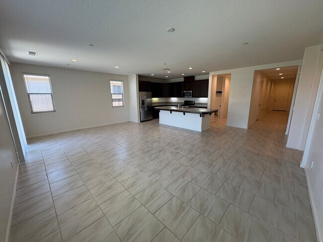 Building Photo - Comfortable NW Visalia Home Rent Ready!