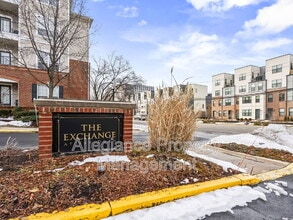 Building Photo - 4852 Eisenhower Ave