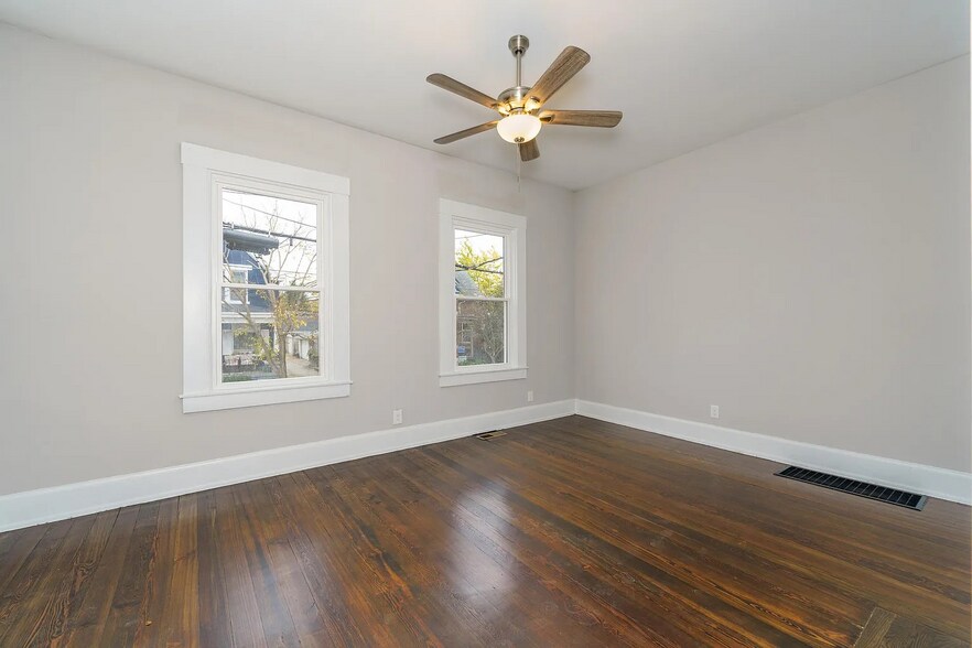 Building Photo - 247 Taylor Ave