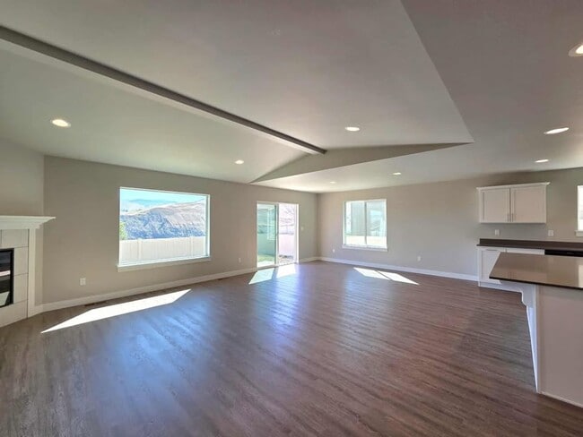 Building Photo - New Construction Three Bedroom Two Bath Ra...