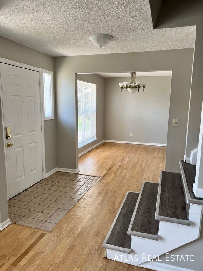 Building Photo - 5361 S Truckee Ct