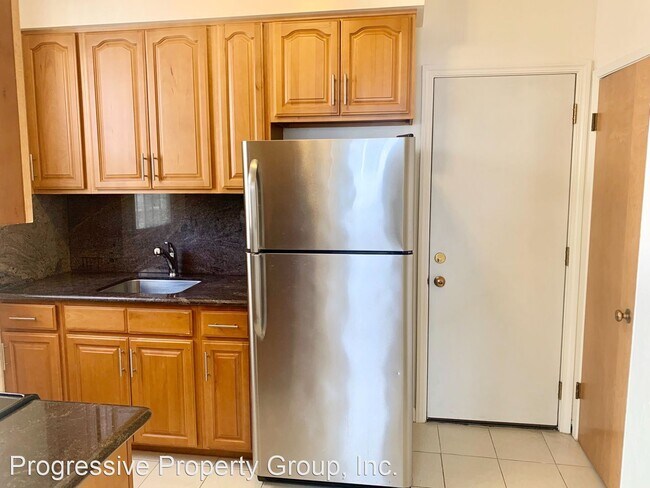 Building Photo - 1324 Jackson St