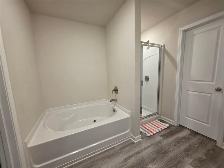 Building Photo - 4169 Oakwood Ter Ct