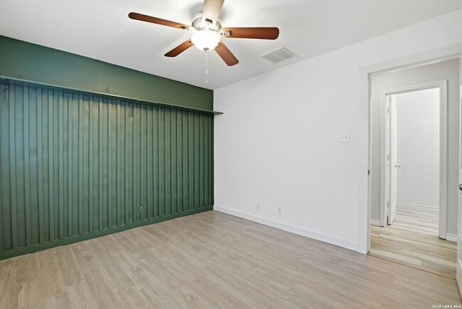 Building Photo - 414 Willow Grove Dr