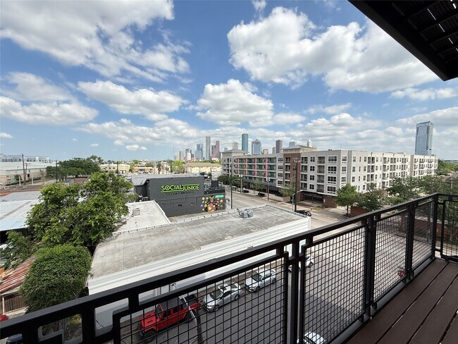 Building Photo - 2520 Washington Ave