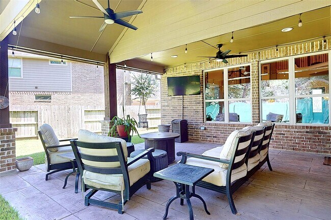 Building Photo - 25003 Stratton Meadows Dr