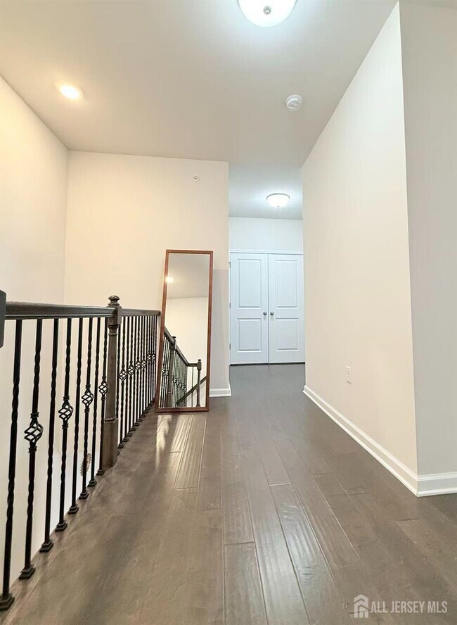 Building Photo - 102 Dickson Ct