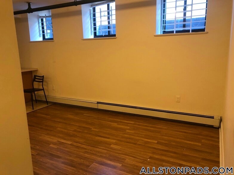 Building Photo - 1144 Commonwealth Ave