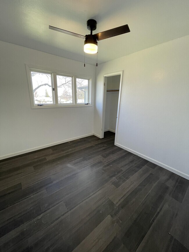 Building Photo - 820 48th St S