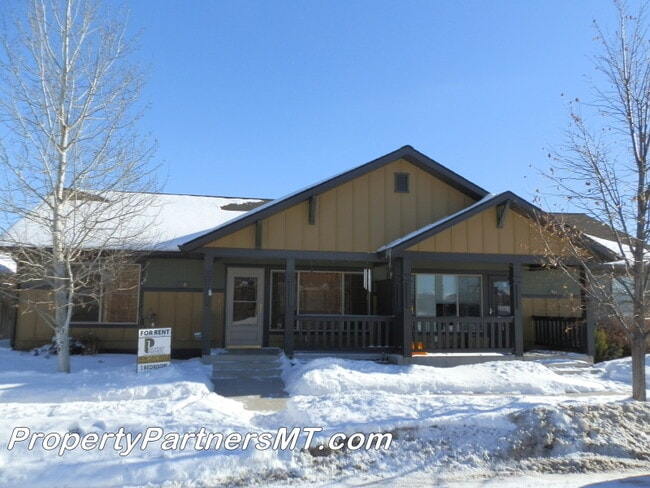 Building Photo - **Need more garage?** 3 Bed 2 Bath house