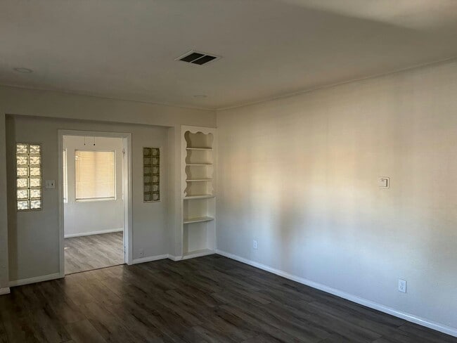Building Photo - 1061 Beaumont Ave