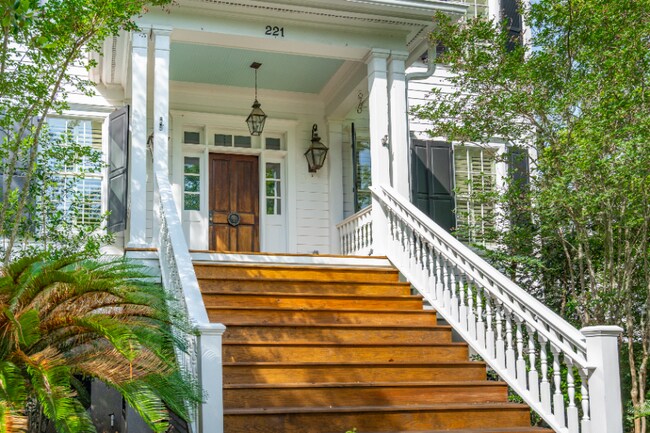 Building Photo - 6BD/5BA Custom Home for Lease in Daniel Island Park