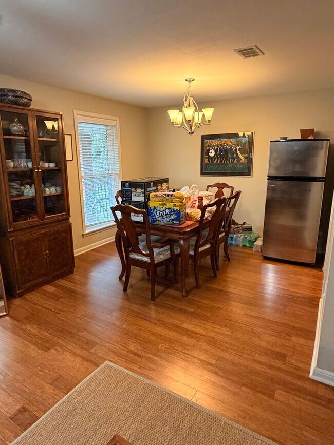 Building Photo - Spacious 3BD/2BA Single Family Home in Metairie.