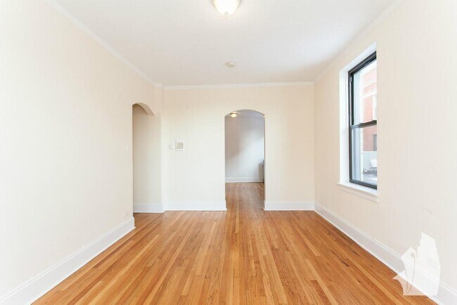Building Photo - 2737 North Spaulding-320