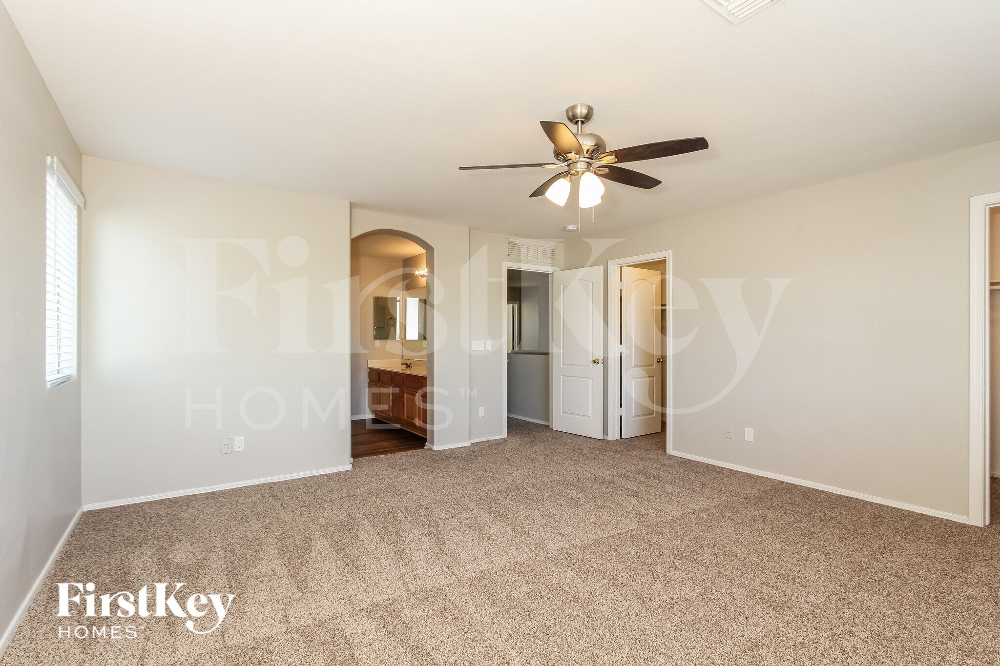 Building Photo - 6724 S 49th Dr