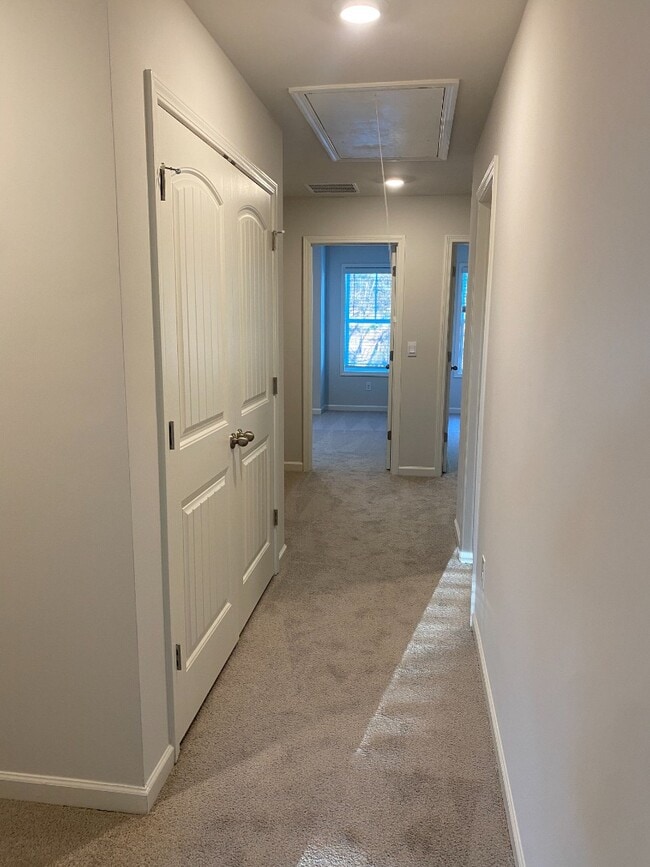 Building Photo - Modern 3-Story Townhome Near Woodstock High & Middle School