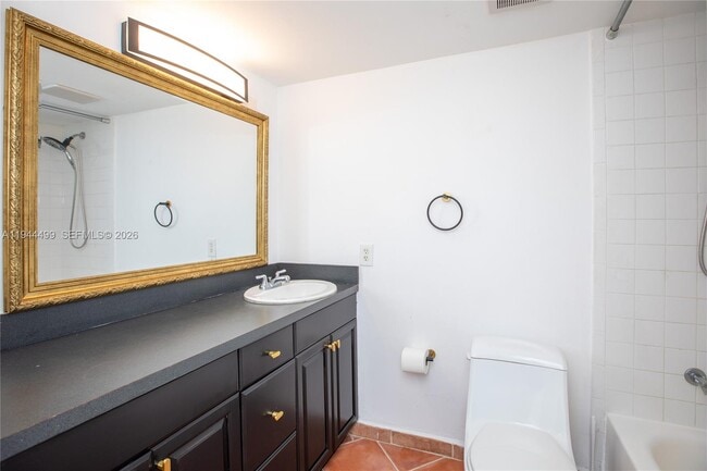 Building Photo - 1801 S Treasure Dr