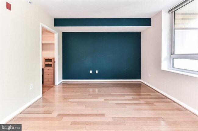 Building Photo - 350 G St SW