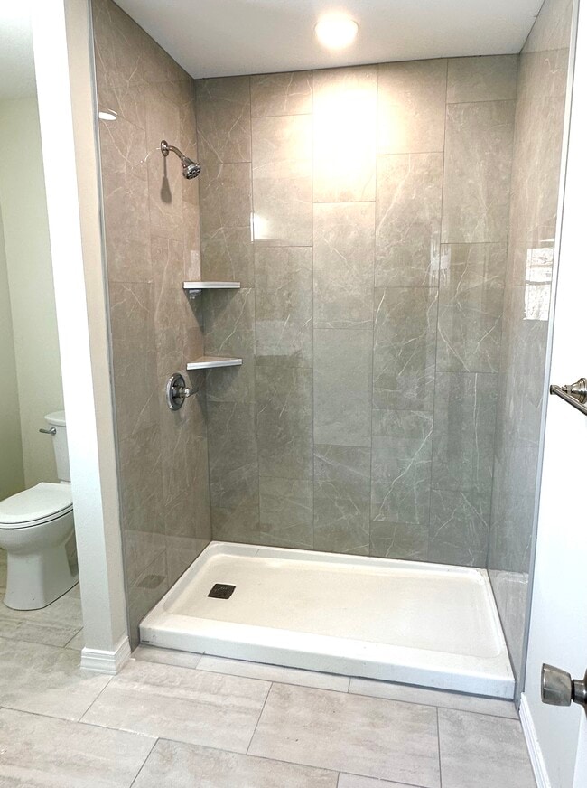 Building Photo - 102 Meadowlark Ave