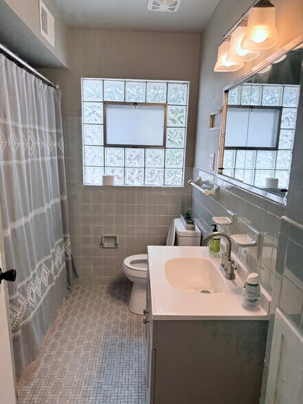 Building Photo - 7347 Dale Ave