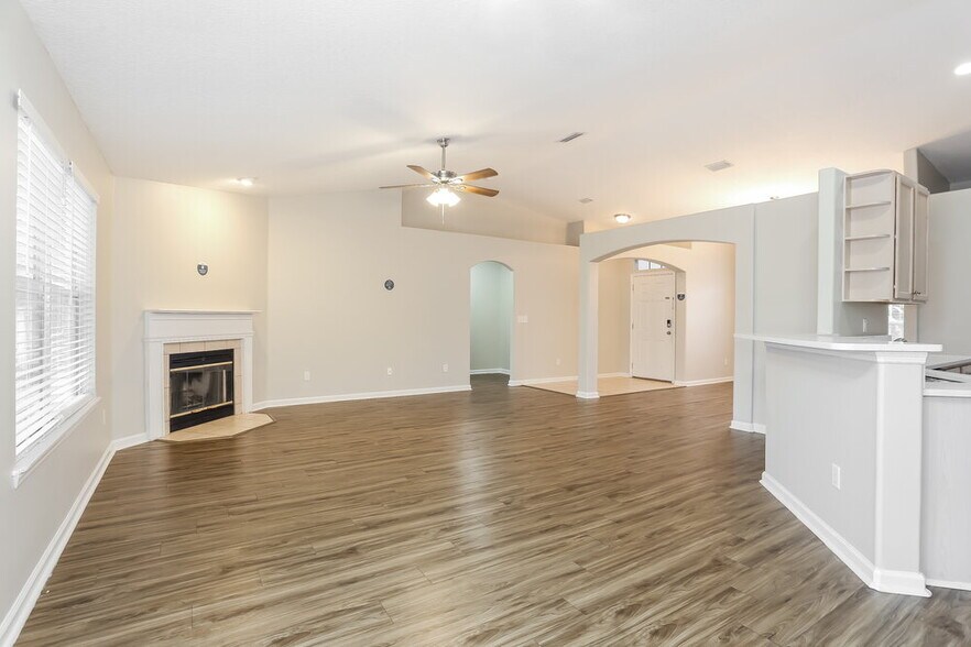 Building Photo - 3021 Captiva Bluff Cir