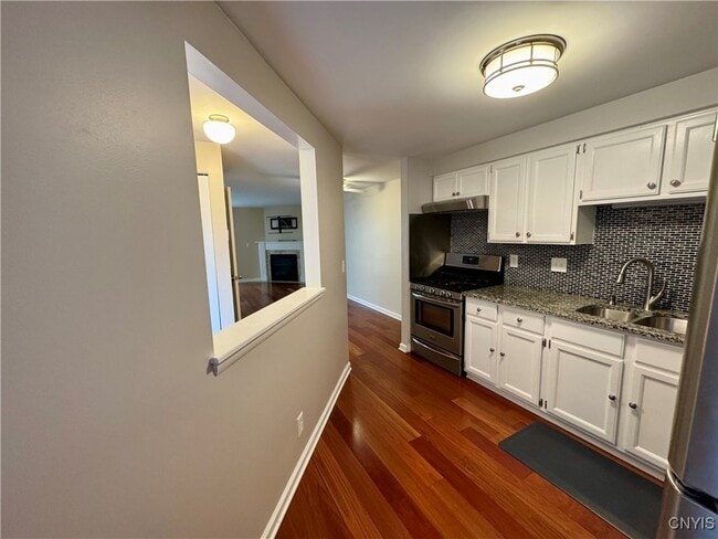 Building Photo - 8434 Bubbling Springs Dr