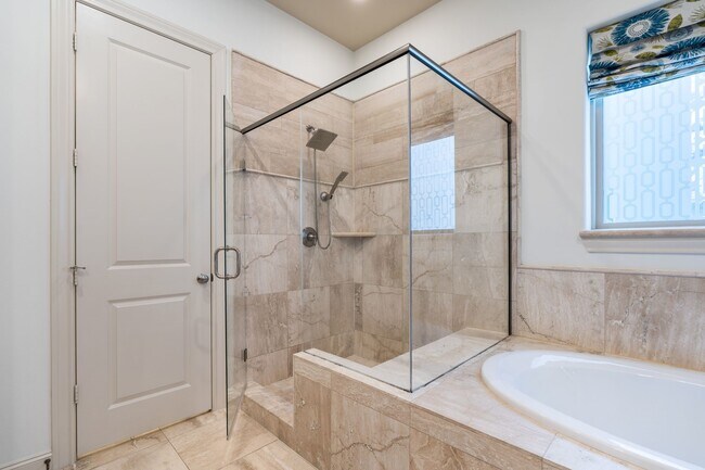 Building Photo - 1103 Summer St