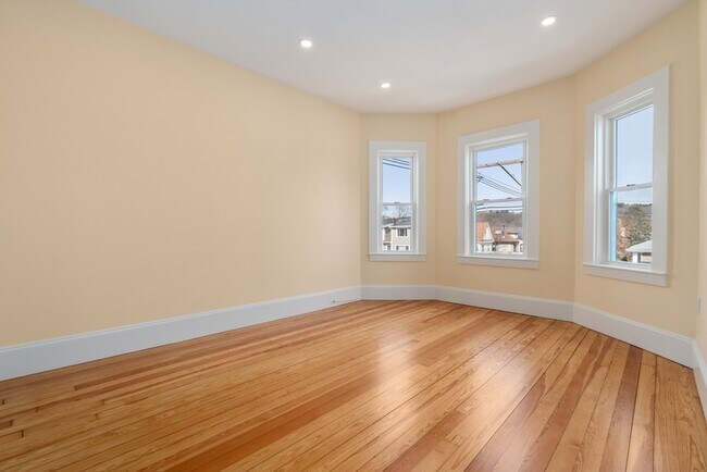 Building Photo - 99 Beech St