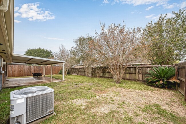 Building Photo - 4431 Duesenberg Dr