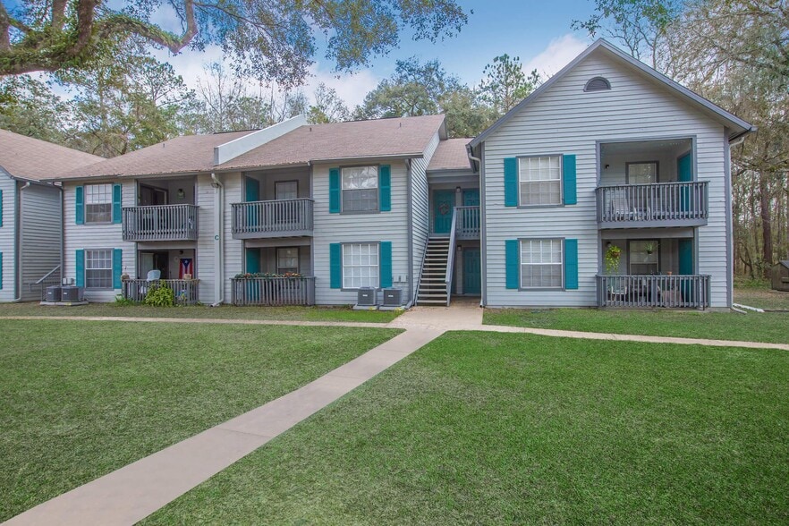 The Julep & Julep Flats 1071 Candlelight Blvd Brooksville FL 34601