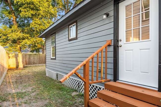 Building Photo - 6710 Mcwilliams Dr