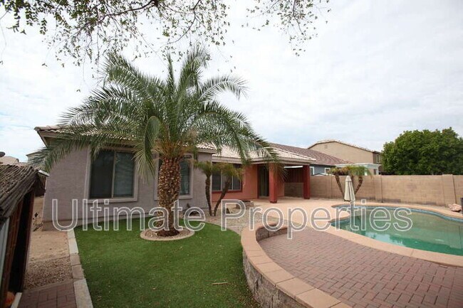 Building Photo - 15028 W Dahlia Dr