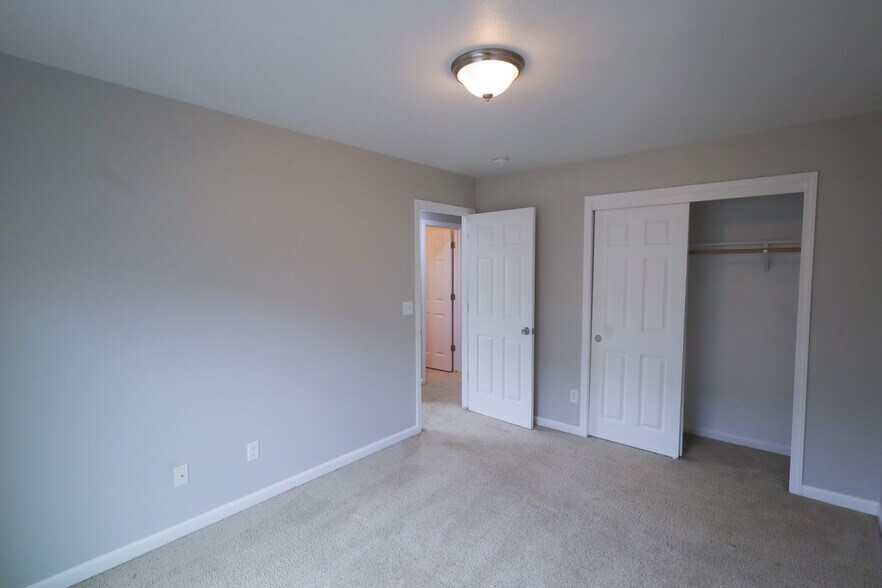 Building Photo - 6673 E El Monte Way