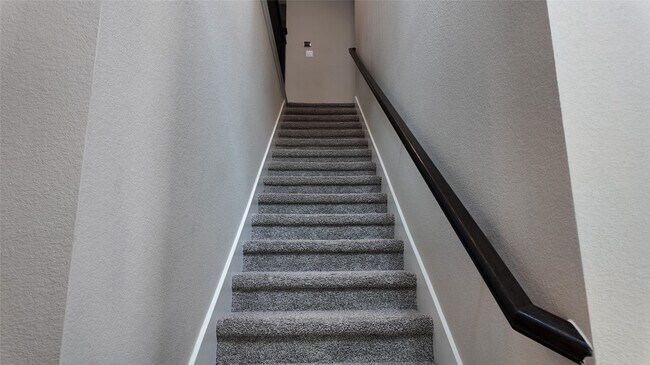 Building Photo - 360 Mallorn Ln