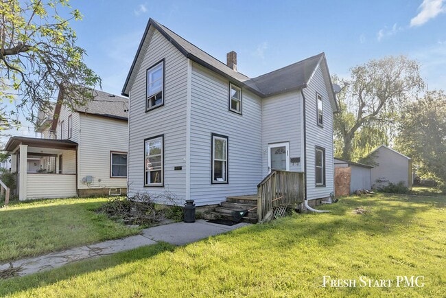 Building Photo - Comfort, Convenience & Community in Lansing