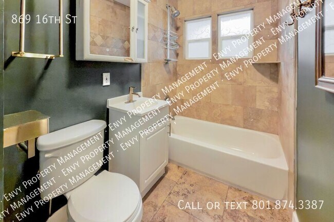 Building Photo - 869 16th St