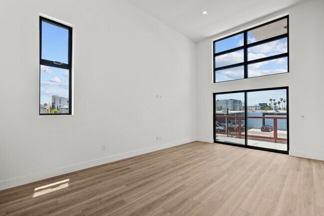 Building Photo - 5617 Klump Ave