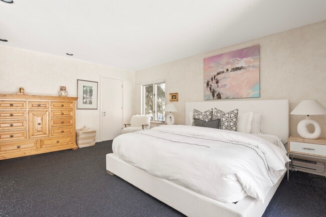 Building Photo - 60 Northway Dr