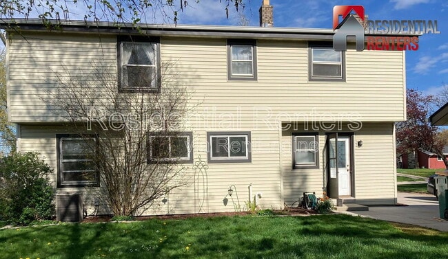 Building Photo - 257 S Regis Rd