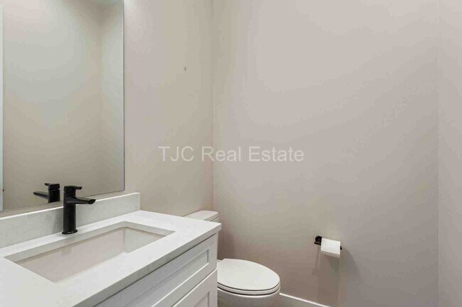 Building Photo - 3580 Uinta St