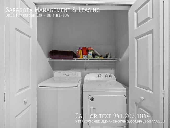 Building Photo - 3831 Parkridge Cir