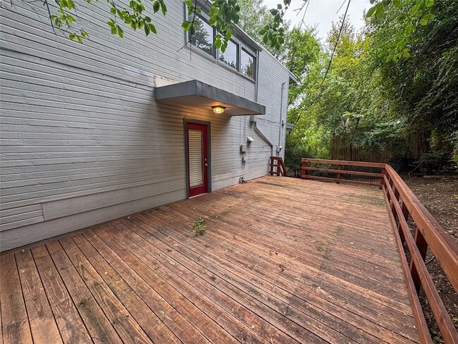 Building Photo - 520 Kessler Blvd