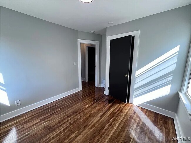 Building Photo - 146 Ramsdell Ave