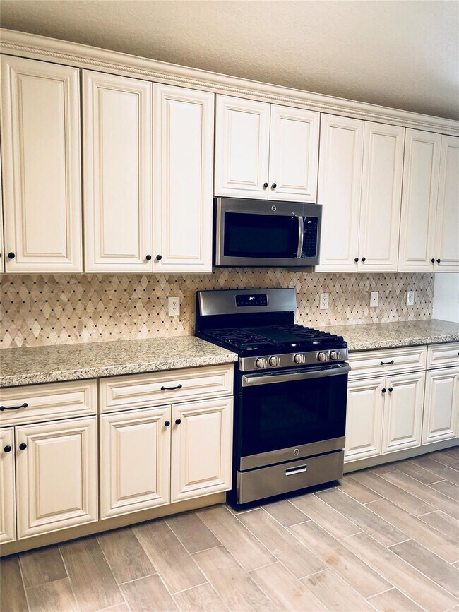 Building Photo - 6319 Deep Canyon Dr